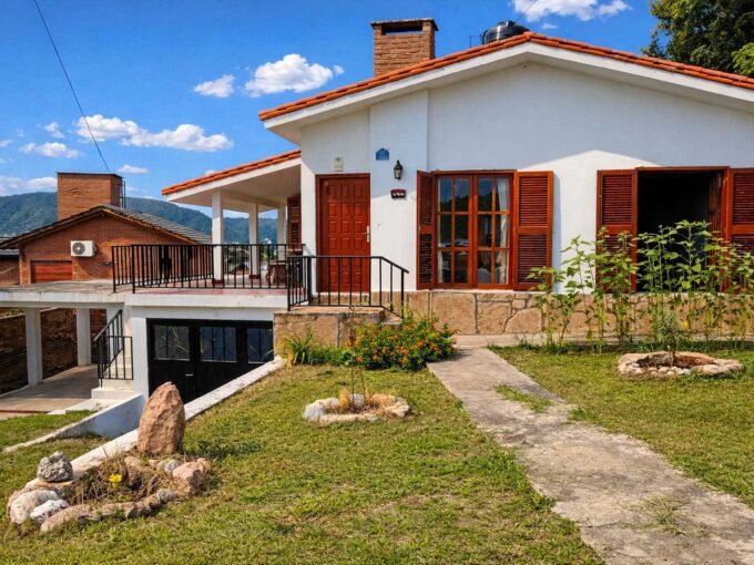 Casa zona balneario La Hoya